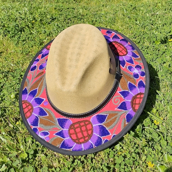 Embroidered Hats. - Picture 4 of 15